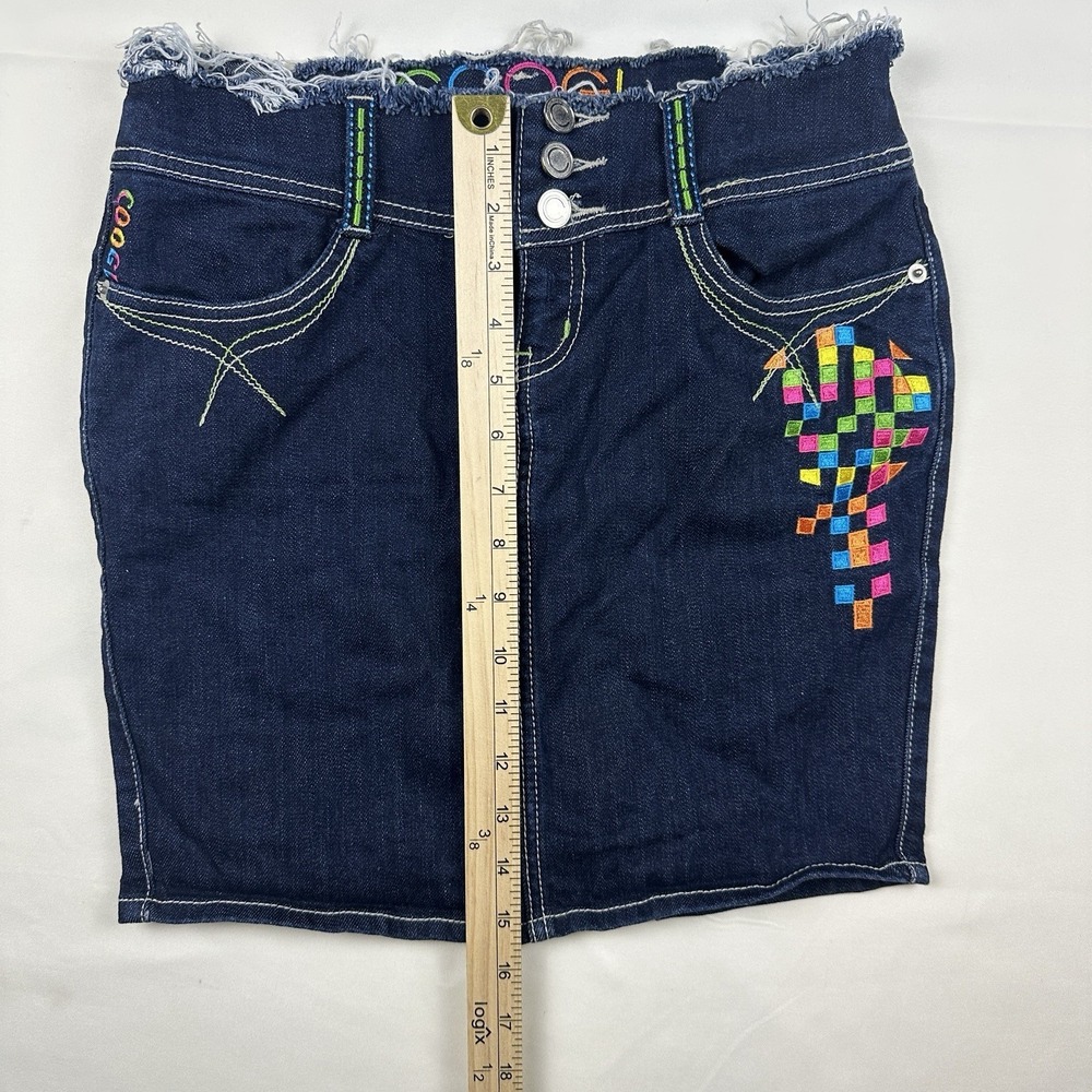 COOGI Y2K Denim Mini Skirt Women's Size 1/2 Jean Skirt Embroidered Distressed - Picture 11 of 12